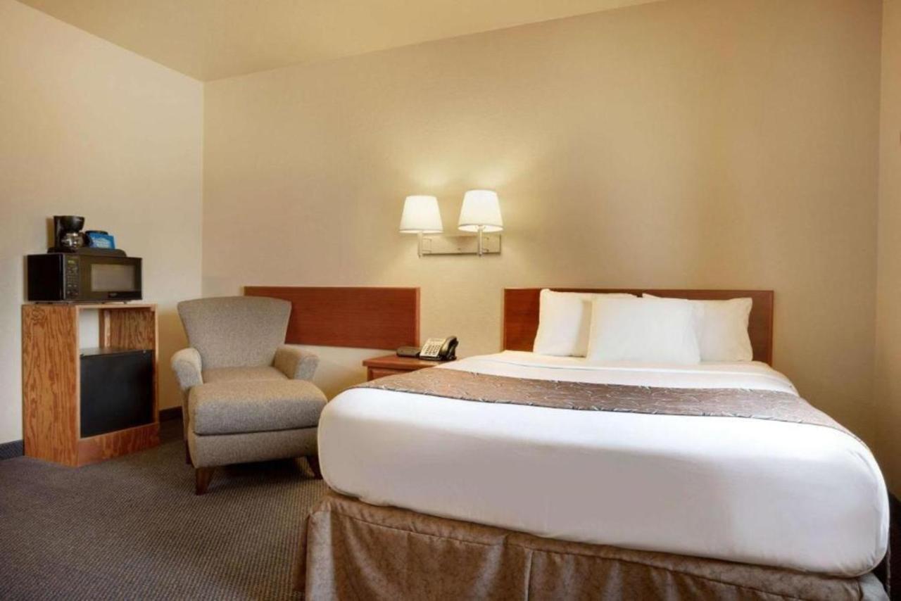 Travelodge by Wyndham Gillette Eksteriør bilde
